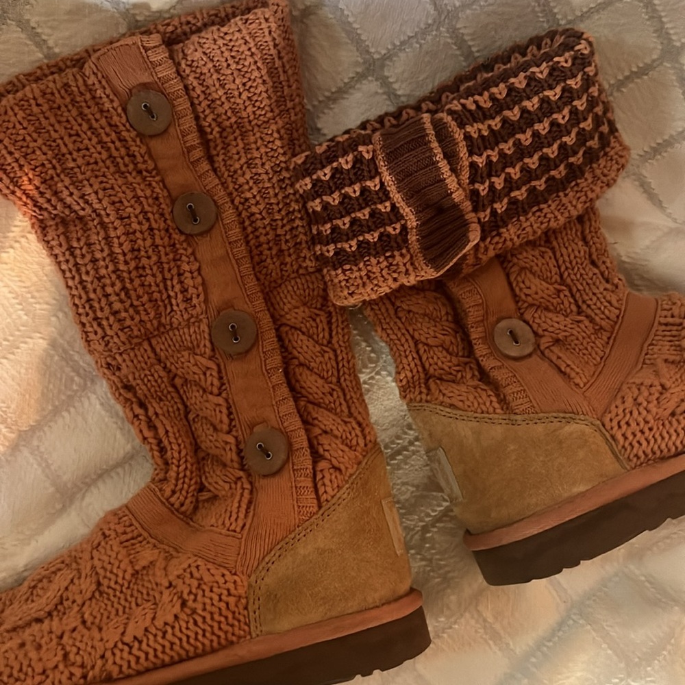 Button up knit uggs